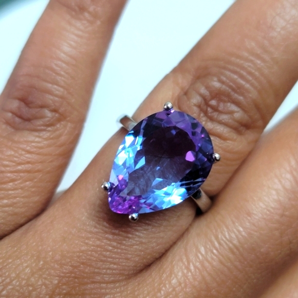 Naturally Color Changing Alexandrite Ring - Picture 11 of 12